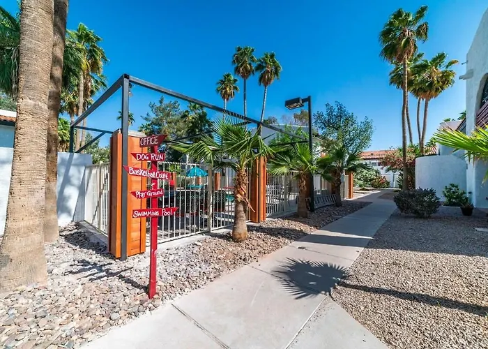 44b Modern 1bd 1ba Heated Pool Holiday home