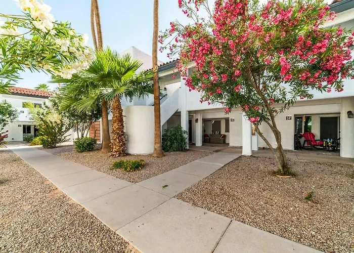 Holiday home 44b Modern 1bd 1ba Heated Pool
